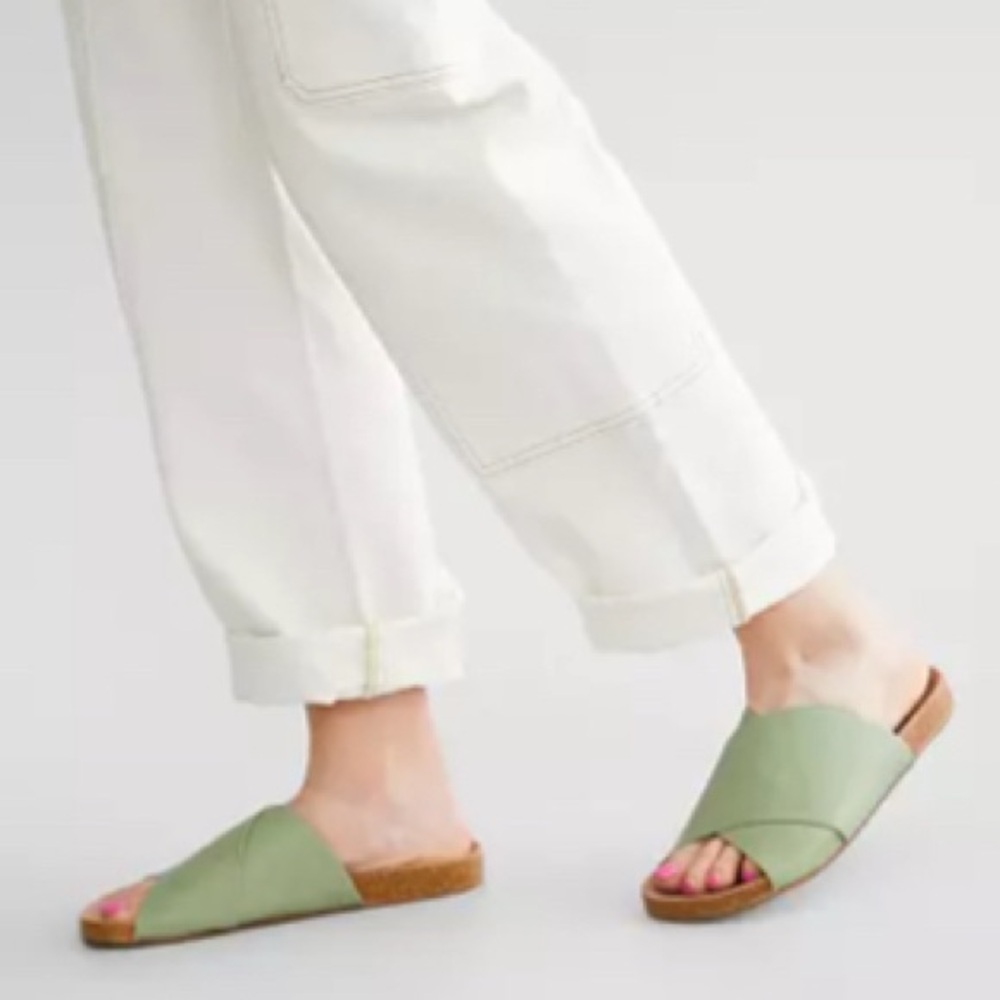 Beast Sandals in Light Green